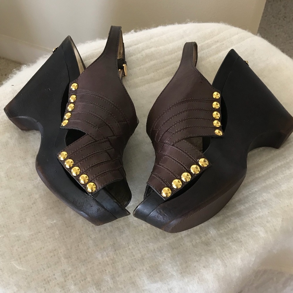 Michael Kors Gold-studded Brown Leather Wedge, 7.5 - Picture 1 of 8